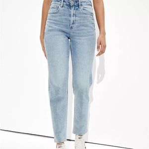 AE Curvy Stretch Mom Jeans | Light Wash